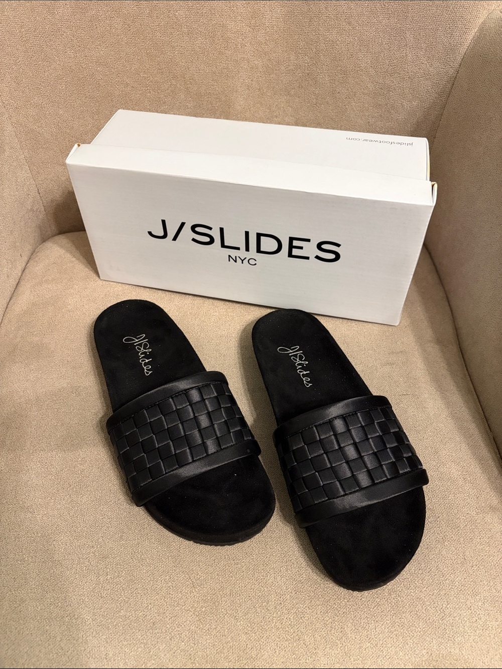 NWT J/SLIDES Black Woven Strap Slide Sandals